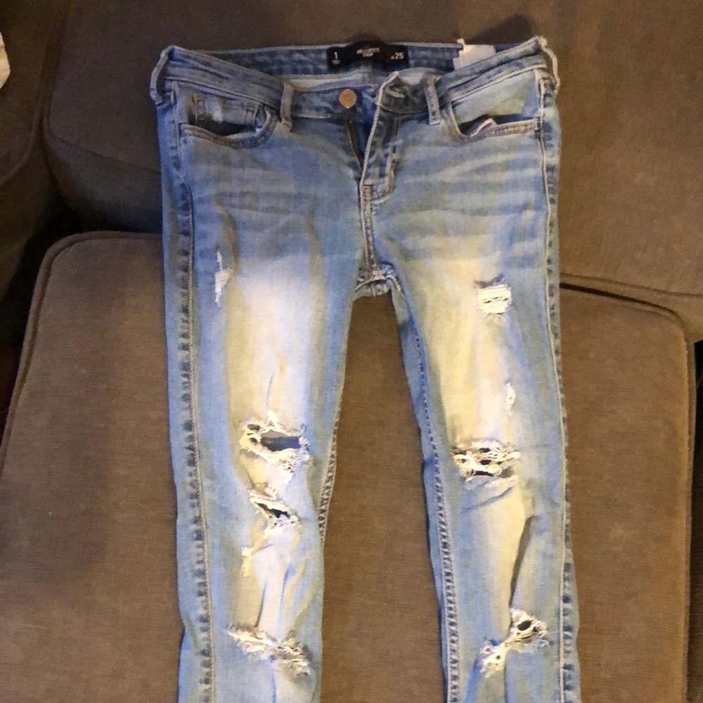 Hollister ripped crop light wash jeans